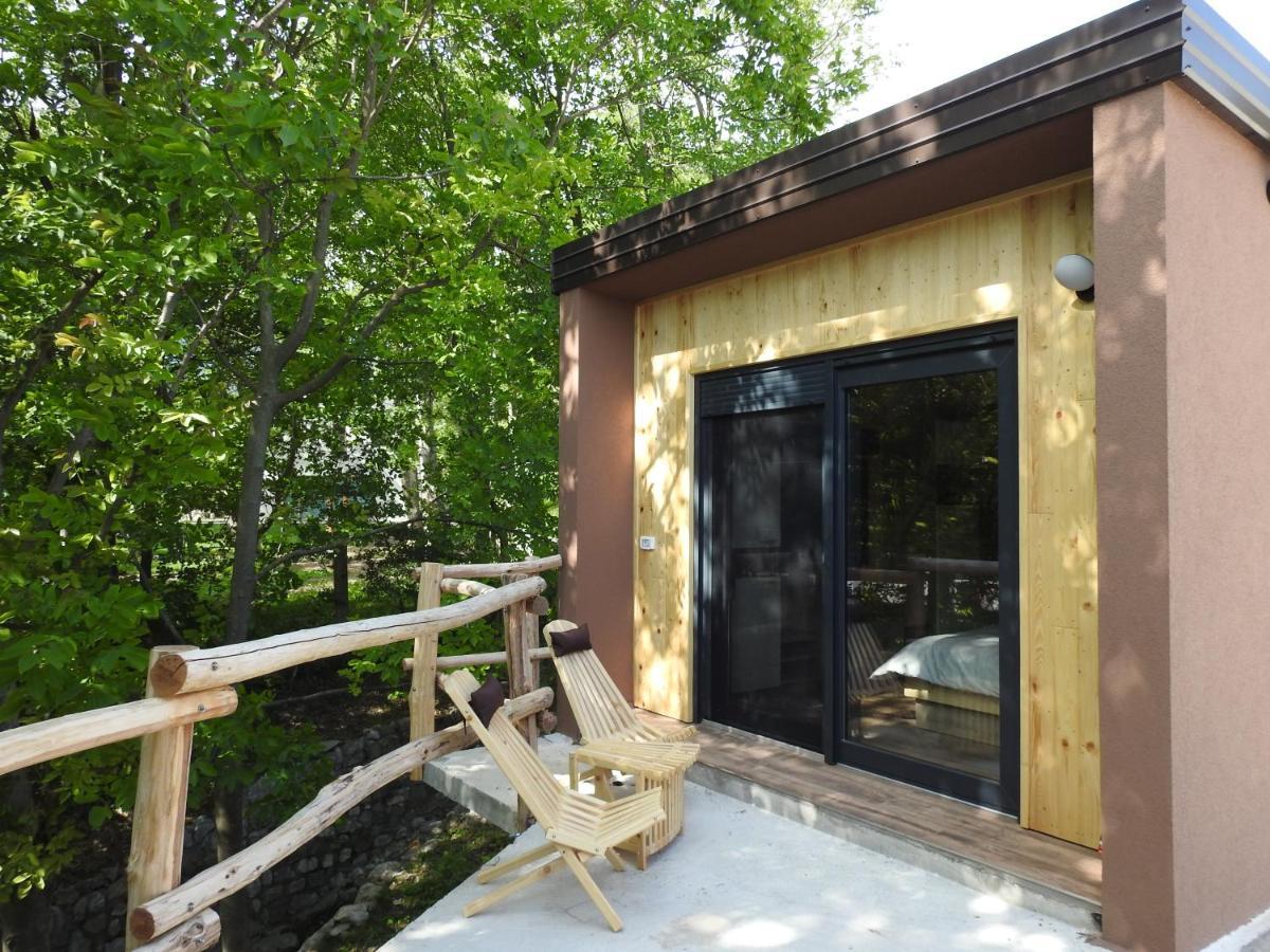 Pocitniski Hisici - Small Holiday Houses Ajdovščina Екстериор снимка