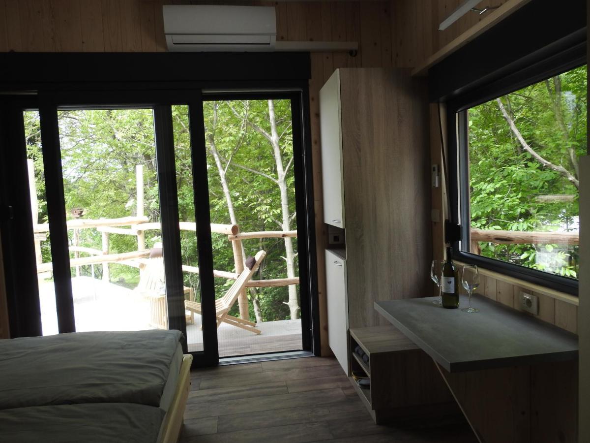 Pocitniski Hisici - Small Holiday Houses Ajdovščina Екстериор снимка