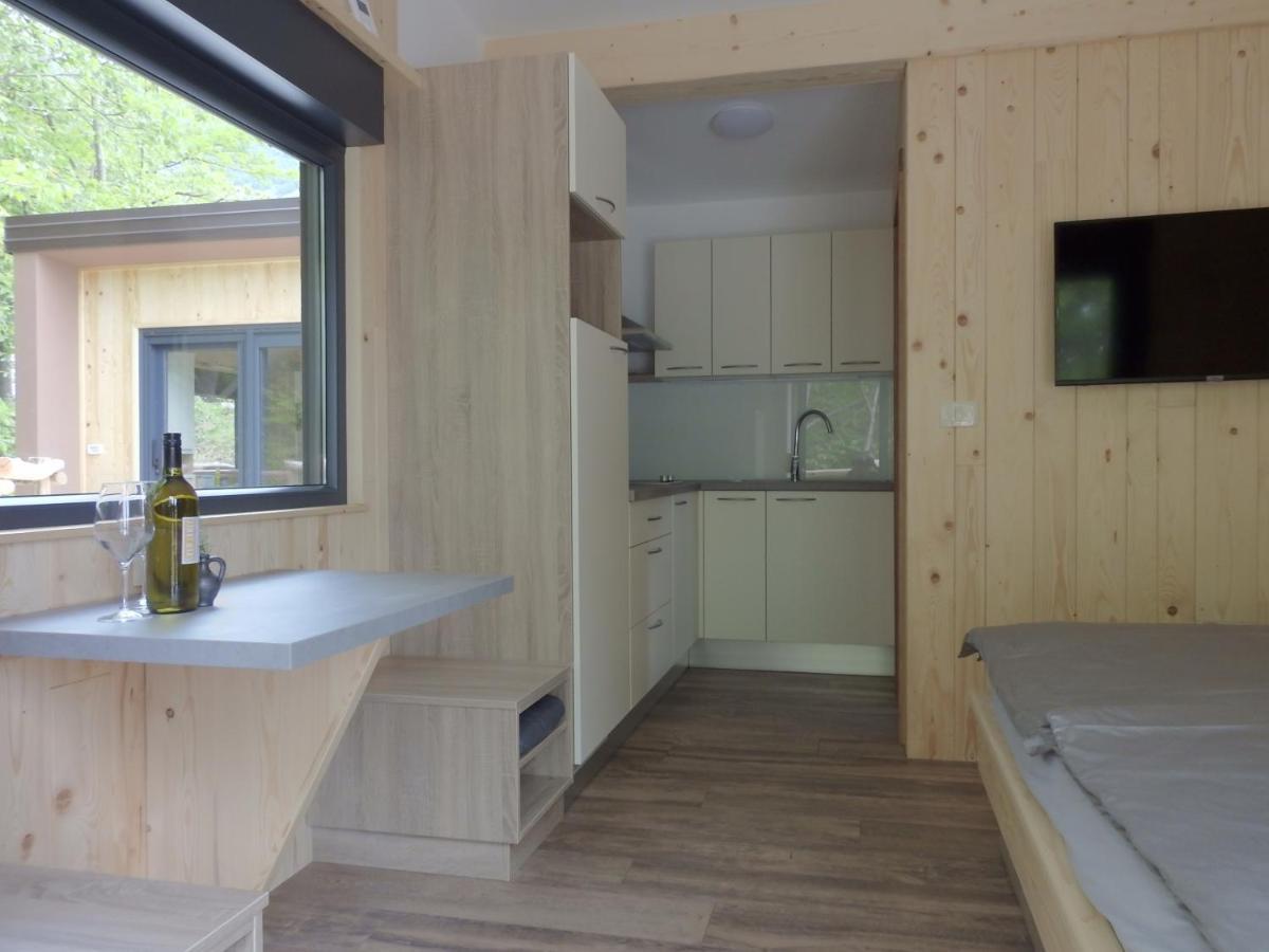 Pocitniski Hisici - Small Holiday Houses Ajdovščina Екстериор снимка