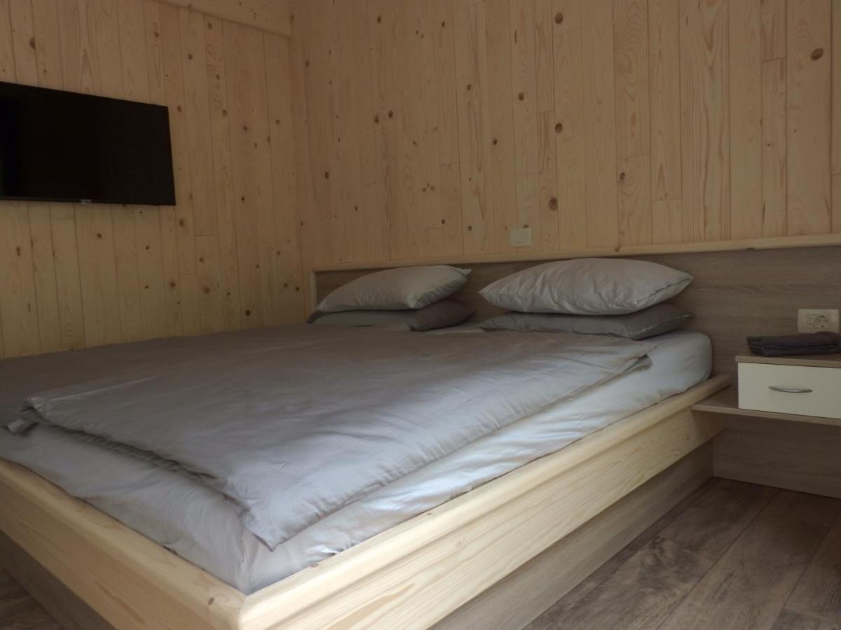 Pocitniski Hisici - Small Holiday Houses Ajdovščina Екстериор снимка